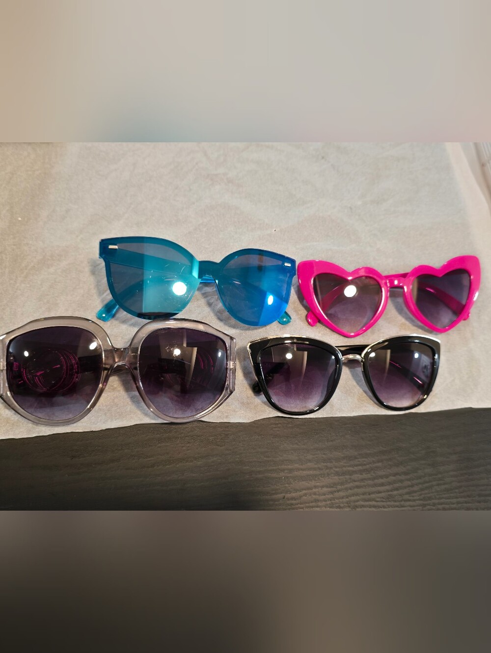 Unisex Sunglasses Lot Set of 4 – Vintage & Y2K Style Frames PreOwnedCondition: